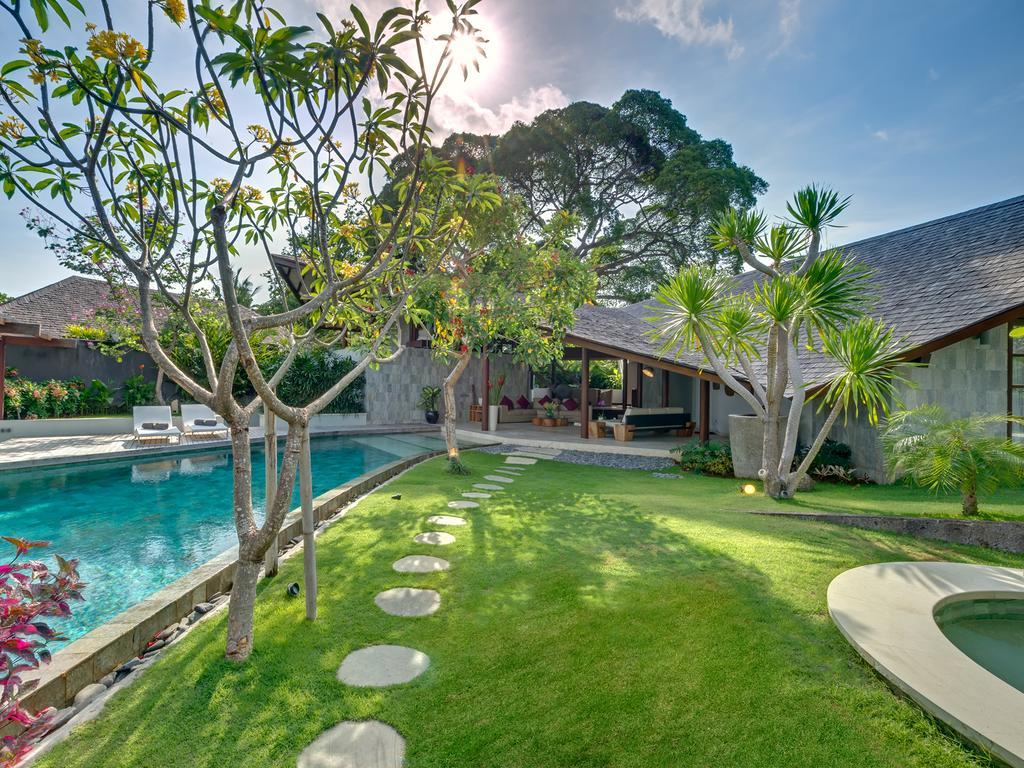 The Layar - Designer Villas And Spa, Chse Certified Seminyak Exteriör bild
