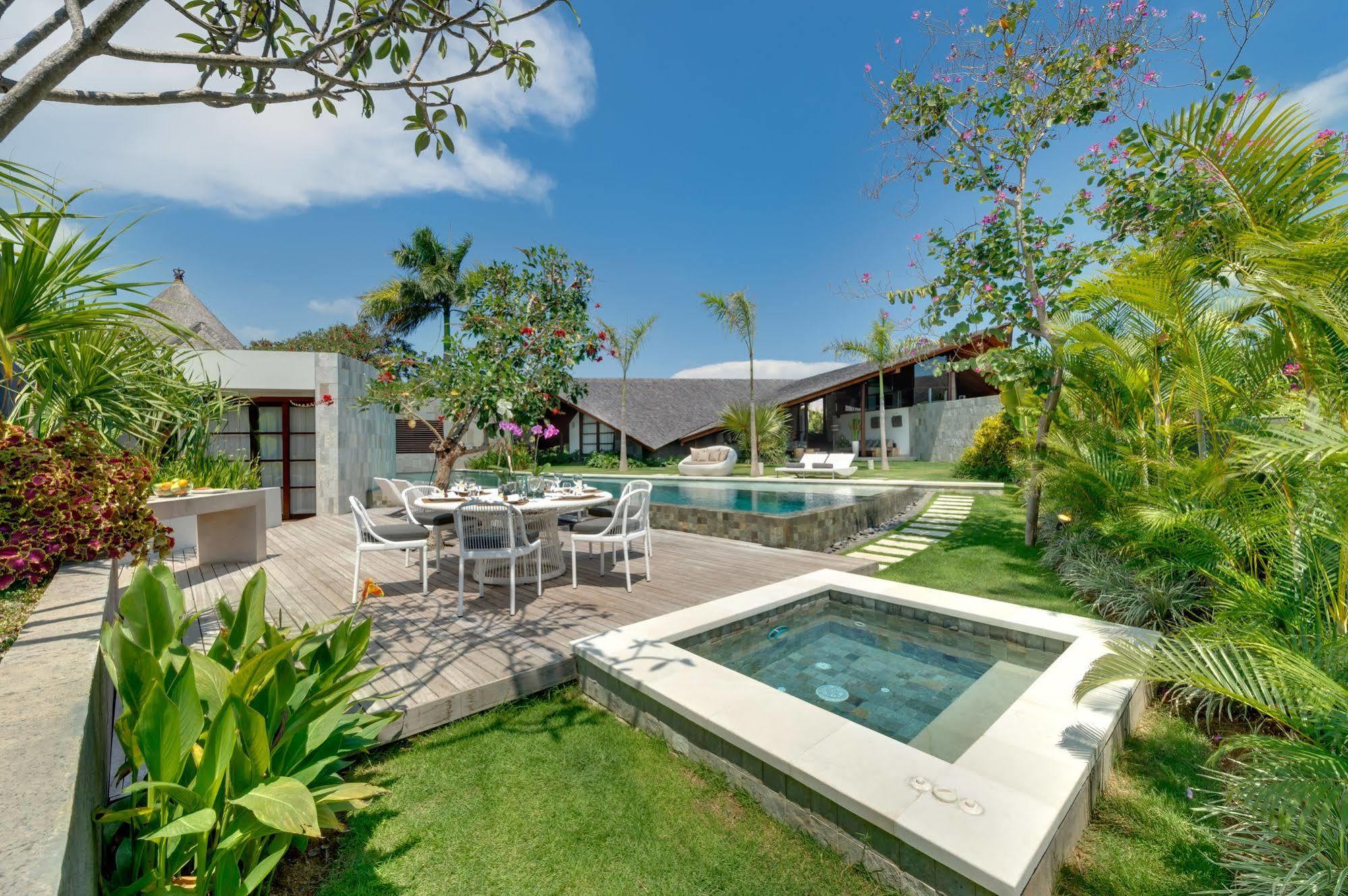The Layar - Designer Villas And Spa, Chse Certified Seminyak Exteriör bild