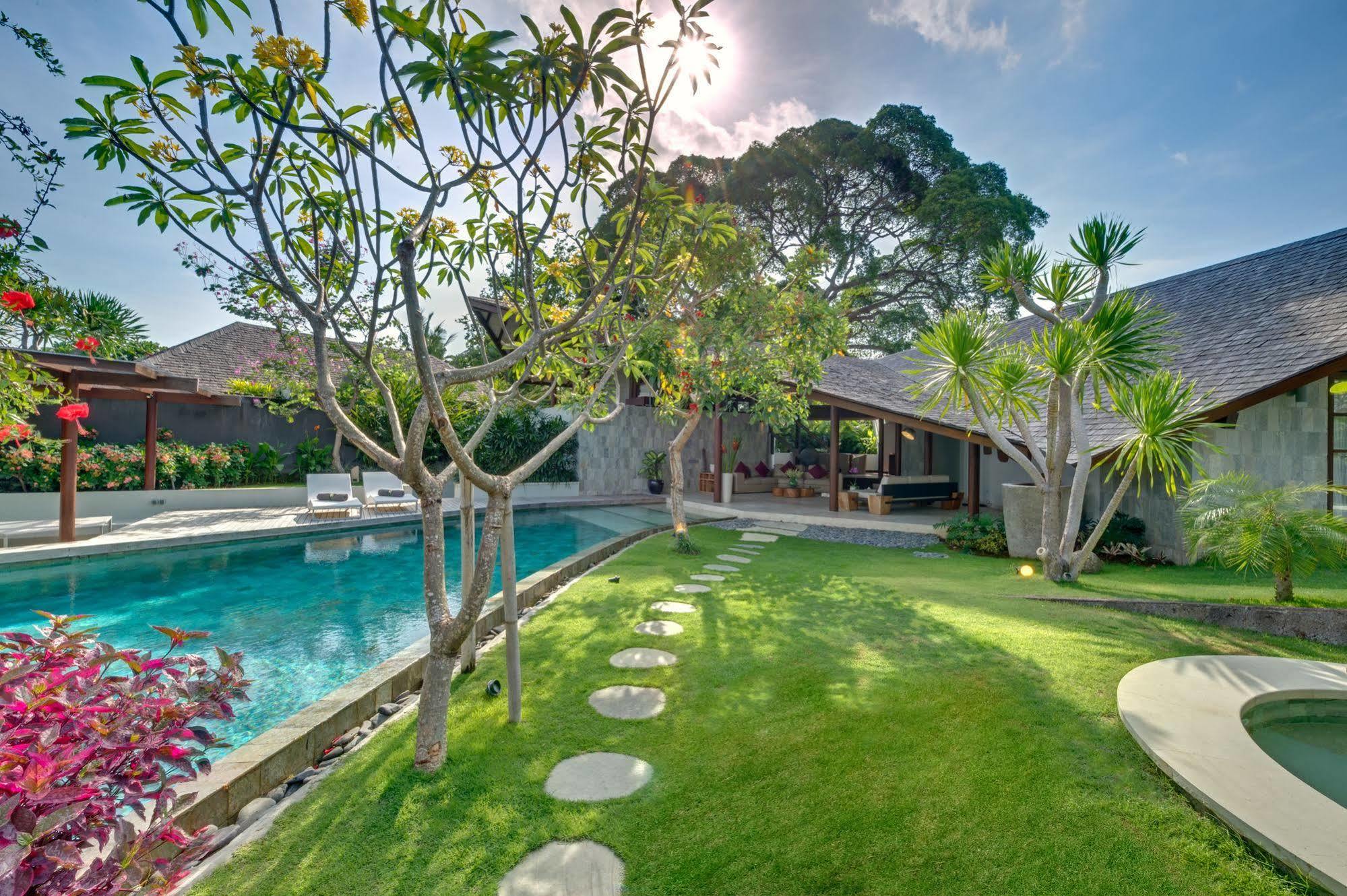 The Layar - Designer Villas And Spa, Chse Certified Seminyak Exteriör bild